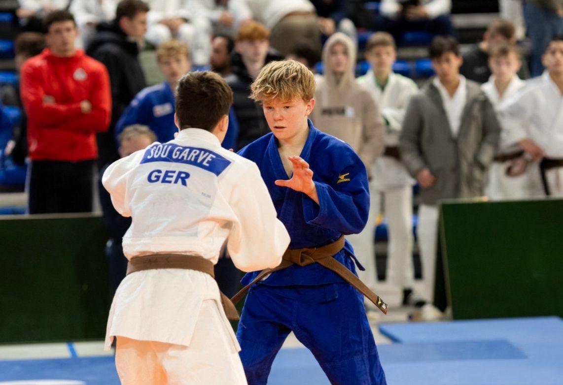 Contest against a German judoka