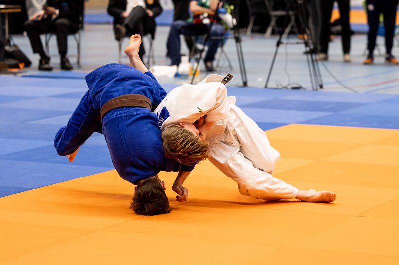 Throw on the orange mat