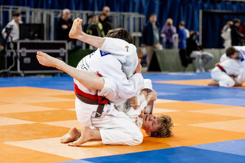 Newaza on the mat