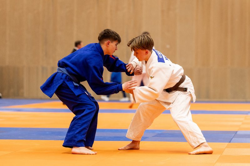 Kumikata against an opponent